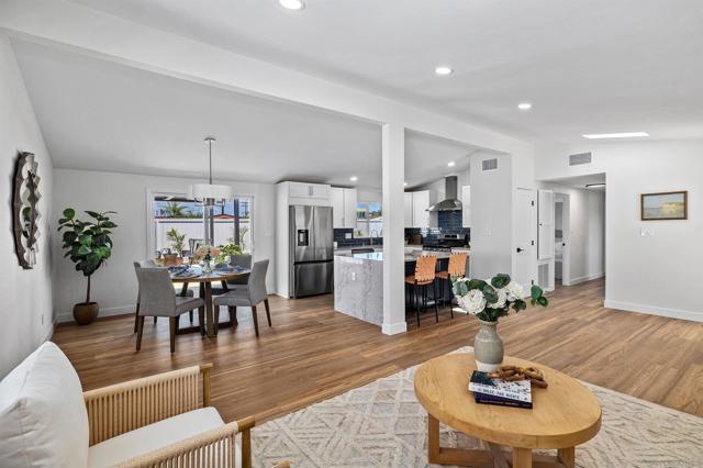 5284 Winthrop St, San Diego CA: https://media.crmls.org/mediaz/3b8fdbb9-73d5-4251-8858-df0ede531ff9.jpg