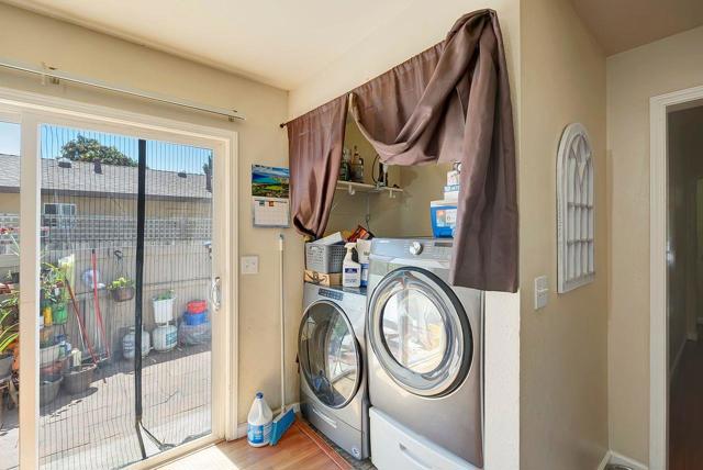 264 N 34th Street, San Jose CA: https://media.crmls.org/mediaz/3b90df33-abe9-4853-ae61-a2b5b76f203f.jpg