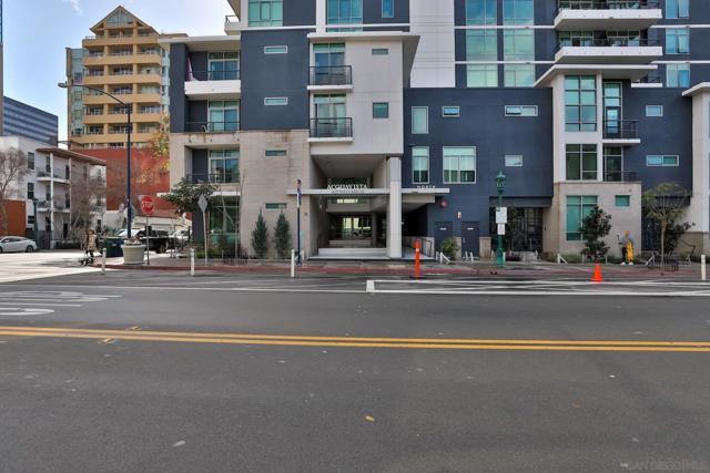 425 W Beech St, San Diego CA: https://media.crmls.org/mediaz/3b91ad9b-5ab9-456d-9cf1-b81ec35bbe2e.jpg