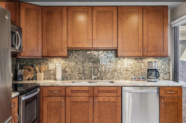 48665 Moon Terrace Lane, Palm Desert, CA 92260