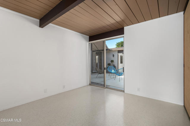 1449 Fordham Avenue, Thousand Oaks CA: https://media.crmls.org/mediaz/3b92430c-a7e8-4bd6-a0ac-3209cde26ff7.jpg