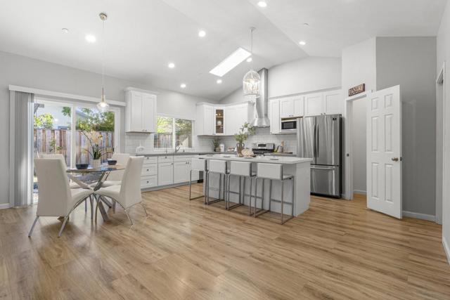 148 W Maude Avenue, Sunnyvale CA: https://media.crmls.org/mediaz/3b92b307-859a-4d5f-9360-310cf048e571.jpg