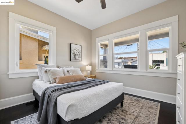 1092 Dwight Way, Berkeley CA: https://media.crmls.org/mediaz/3b9317dd-6c33-45f5-846d-1a85572cf463.jpg