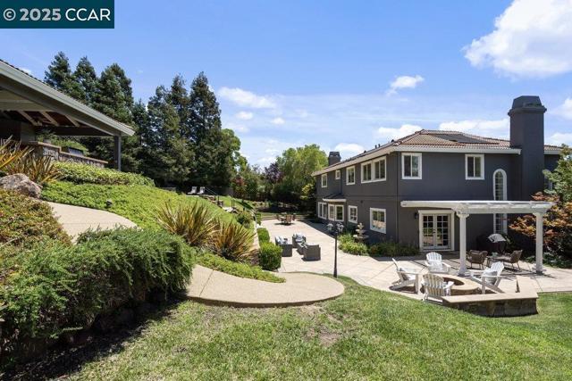 825 Bertram St, Walnut Creek CA: https://media.crmls.org/mediaz/3b936565-4993-45e5-bc97-82f5e8c7ab9b.jpg