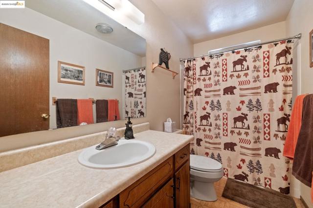 2119 Silverado Way, Arnold CA: https://media.crmls.org/mediaz/3b938022-245d-400d-98c7-e99304fc9b56.jpg