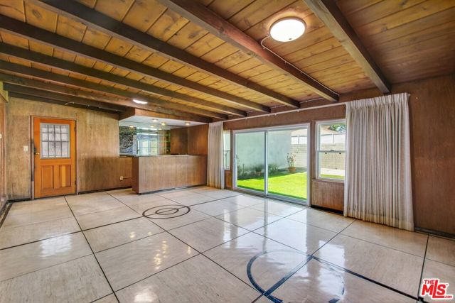 3825 Edgehill Drive, Los Angeles CA: https://media.crmls.org/mediaz/3b9399d2-cab4-4148-8f3d-e5687cf69056.jpg