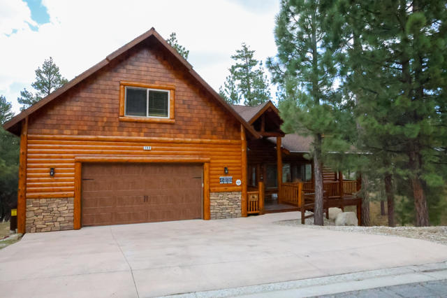 289 Stony Creek Road, Big Bear CA: https://media.crmls.org/mediaz/3b94cbb4-141b-4ae2-baf3-2a0c2020b6c5.jpg
