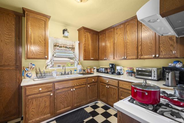 10705 Louisa Dr., La Mesa CA: https://media.crmls.org/mediaz/3b952a13-92b0-475a-bb47-2abf88912235.jpg
