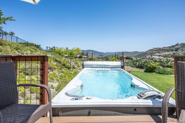 1309 Sunny Heights Road, Fallbrook CA: https://media.crmls.org/mediaz/3b9563cd-2d1d-4ccb-bac6-a51368ac1f31.jpg