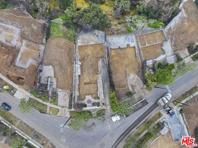 595 Radcliffe Avenue, Pacific Palisades CA: https://media.crmls.org/mediaz/3b956fc2-8acb-4154-af73-e5bc7fd950ec.jpg