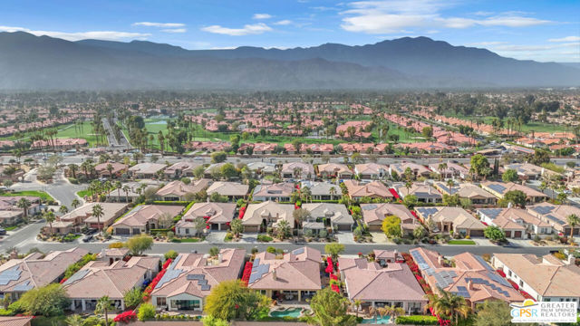 41728 Via Treviso, Palm Desert CA: https://media.crmls.org/mediaz/3b9599a4-6b84-42ef-becf-1a22977c666f.jpg
