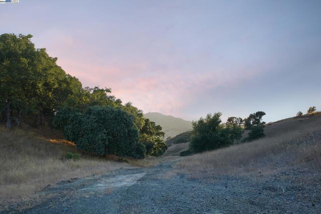 0 Oak Glen Ave, Morgan Hill CA: https://media.crmls.org/mediaz/3b95bbb1-5cc4-4c3e-99cc-2674ffd6da39.jpg