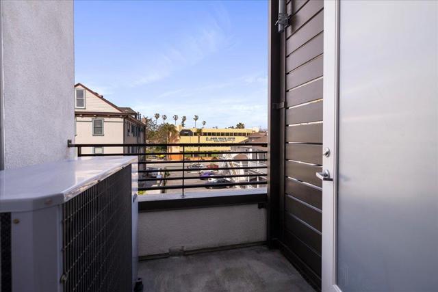 1 E Julian Street, San Jose CA: https://media.crmls.org/mediaz/3b9690ff-1d92-43d5-a2bf-cde8362b7d4e.jpg