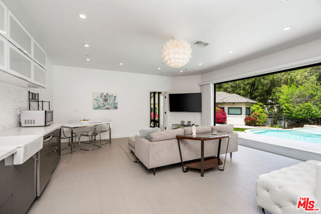 204 Bell Canyon Road, Bell Canyon CA: https://media.crmls.org/mediaz/3b96b320-572c-4ac8-b138-2a023e376a35.jpg