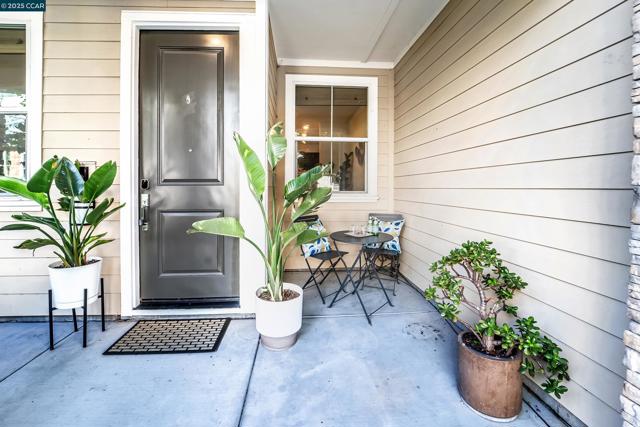 1233 Bockman, San Lorenzo CA: https://media.crmls.org/mediaz/3b96b4ec-7531-4079-8607-60818e1c8c94.jpg