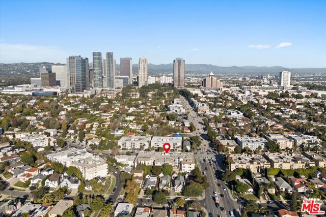 2175 S Beverly Glen Boulevard, Los Angeles CA: https://media.crmls.org/mediaz/3b978b68-bf3e-411a-951b-cba7c7f1393f.jpg