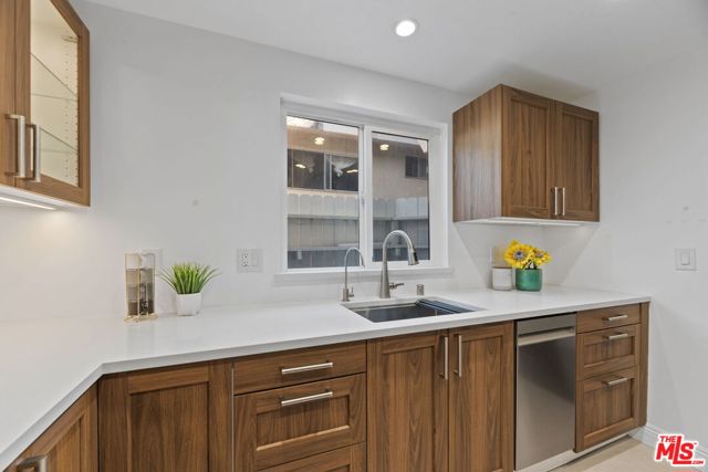 1541 Stoner Avenue, Los Angeles CA: https://media.crmls.org/mediaz/3b97bb50-8b70-45c3-a24a-e3c12ed5f75e.jpg