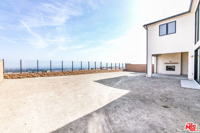 11770 N Hillsborough Lane, Porter Ranch CA: https://media.crmls.org/mediaz/3b97d1f4-3522-45d6-b693-8d9b16ca2078.jpg