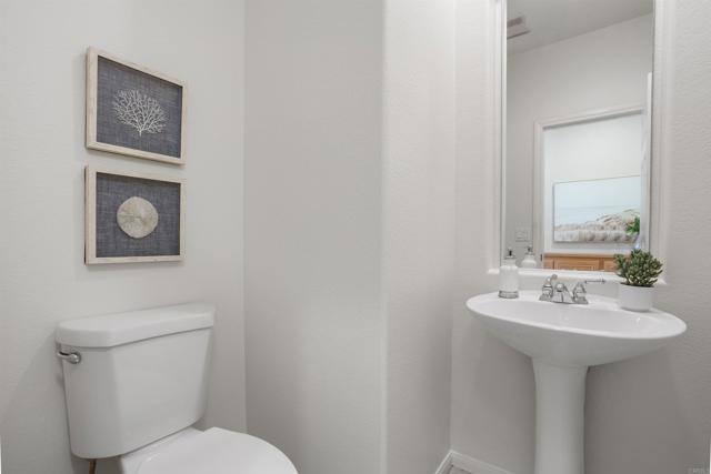2228 Corte Ananas, Carlsbad CA: https://media.crmls.org/mediaz/3b99e47b-0fd4-4c69-bcd7-382b58880fac.jpg