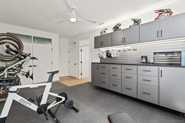 2511 San Clemente Ave, Vista CA: https://media.crmls.org/mediaz/3b9a306f-418f-44a3-bd17-21ee5f1a4029.jpg
