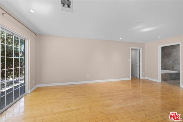 7241 Forbes Avenue photo 17