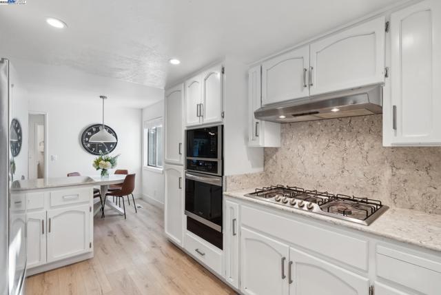 2129 Youngs Ct, Walnut Creek CA: https://media.crmls.org/mediaz/3b9b0b53-a470-4e24-b88b-b7e195973dd5.jpg