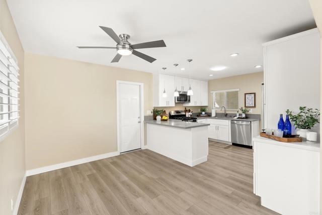 Detail Gallery Image 11 of 31 For 3218 Carolyn Cir, Oceanside,  CA 92054 - 3 Beds | 2 Baths