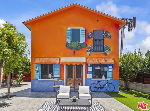 17660 Martha Street, Encino CA: https://media.crmls.org/mediaz/3b9b9de0-6971-49fa-b4d0-3519b7c1b9df.jpg