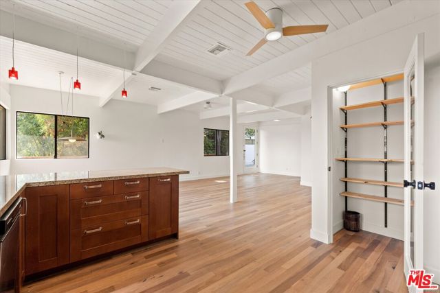 4950 Marmol Drive, Woodland Hills CA: https://media.crmls.org/mediaz/3b9bf20e-de92-4ef9-8fa8-2e6a3ed0851d.jpg