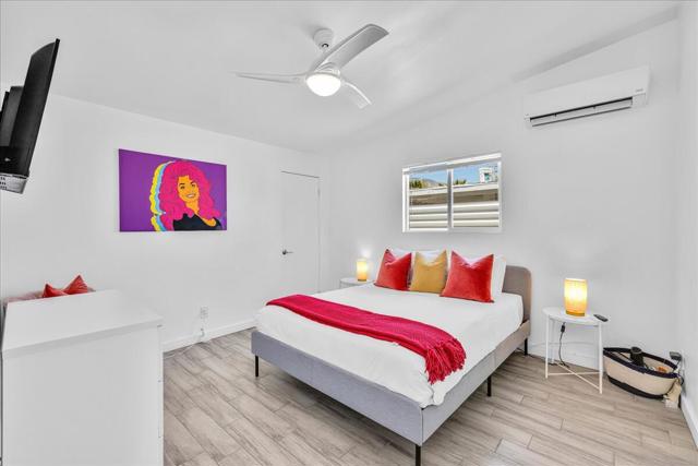 963 S Paseo Caroleta, Palm Springs CA: https://media.crmls.org/mediaz/3b9c21ce-deb7-4b25-beea-6bf213f5c877.jpg
