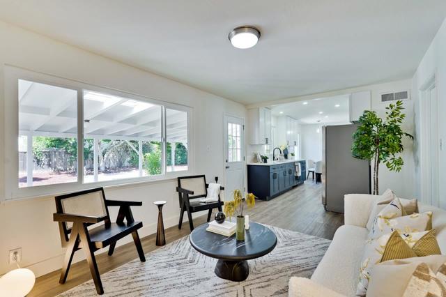 10211 E Estates Drive, Cupertino CA: https://media.crmls.org/mediaz/3b9c7d04-a56d-49a9-a2ff-353d39f38238.jpg