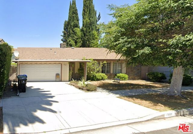 15609 Huston Street, Encino CA: https://media.crmls.org/mediaz/3b9c8c92-296f-45c3-a3a0-6d37253a6b8d.jpg