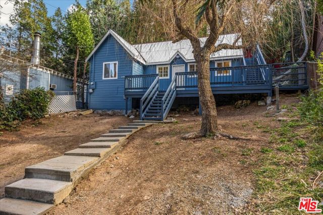 23899 Pioneer Camp Road, Crestline CA: https://media.crmls.org/mediaz/3b9d012b-a06a-4fa3-9f67-325b12745efa.jpg