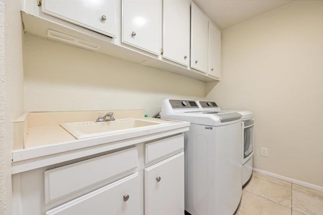 12027 Caminito Corriente, San Diego CA: https://media.crmls.org/mediaz/3b9d02a7-815d-4523-8423-bd4d5a8b964f.jpg