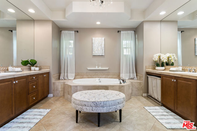 Image 12 of 30 For 78566 Blackstone Court