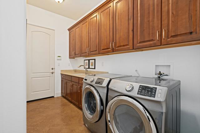 80859 Rockhurst Drive, Indio CA: https://media.crmls.org/mediaz/3b9d84d5-530b-48a8-b9b0-d36a1be6e4fa.jpg