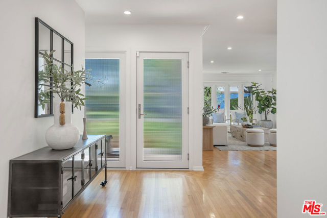1019 Chelsea Avenue photo 4