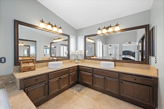 Image 25 of 47 For 13615 Braeswood