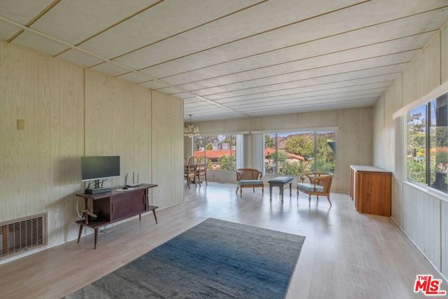 23777 Mulholland Highway, Calabasas CA: https://media.crmls.org/mediaz/3b9fae8b-a947-4e26-a6d7-0fb7b1ac4626.jpg