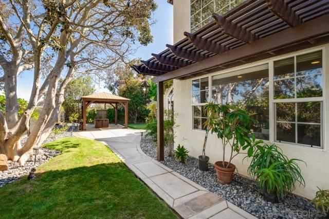 5199 Seagrove Place, San Diego CA: https://media.crmls.org/mediaz/3ba0006b-8653-4bfe-95e9-b30aacba05de.jpg
