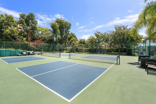 3619 N Fork Ave, Carlsbad CA: https://media.crmls.org/mediaz/3ba05739-c9cc-446d-9d2f-1da8a0fe2702.jpg