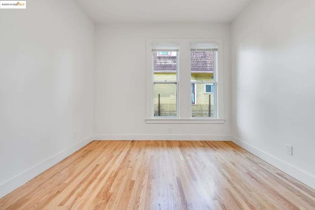 1238 12Th St, Oakland CA: https://media.crmls.org/mediaz/3ba09869-c01c-4874-bfa8-8082781b49ae.jpg
