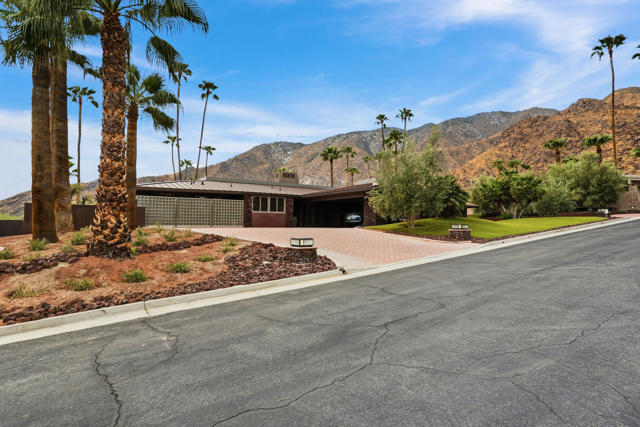 855 W Coronado Avenue, Palm Springs, CA 92262