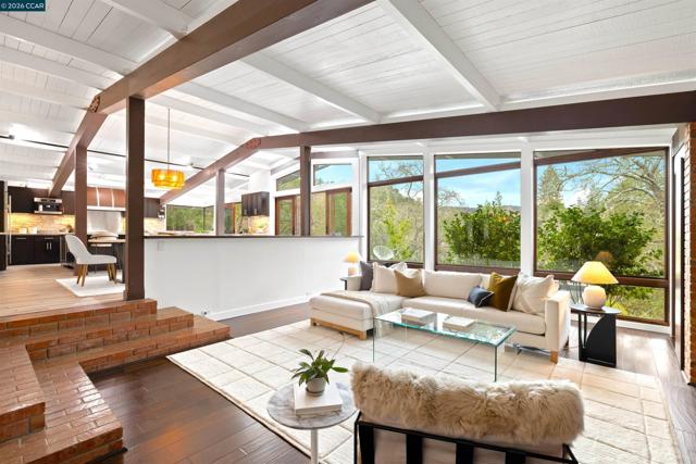 Image 5 of 28 For 8 Oak Arbor  