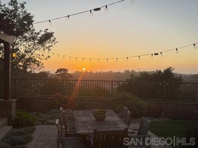 1460 Lauren Court, Encinitas CA: https://media.crmls.org/mediaz/3ba2fdfe-8805-45d3-85cf-b1c88208e7c2.jpg