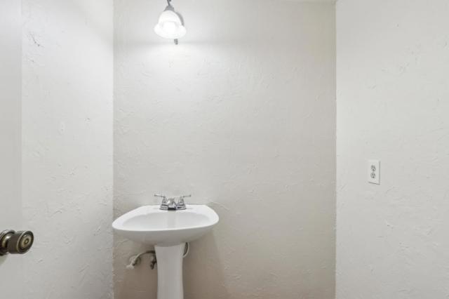 7433 Crawford Drive, Gilroy CA: https://media.crmls.org/mediaz/3ba303be-ffa5-478b-bce0-3c20bf936561.jpg
