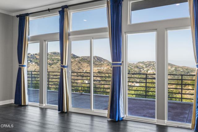 40 Saddlebow Road, Bell Canyon CA: https://media.crmls.org/mediaz/3ba32095-124e-41cb-8aba-2a4f8f8317a5.jpg