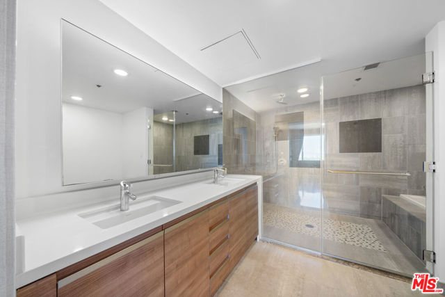 3785 Wilshire Boulevard, Los Angeles CA: https://media.crmls.org/mediaz/3ba4144c-ad9d-4922-94e4-e8b2f56c7741.jpg