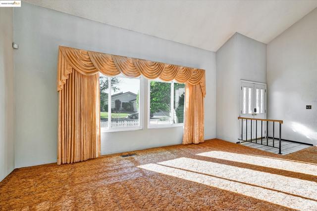 34607 Wells Ave, Fremont CA: https://media.crmls.org/mediaz/3ba4452b-9b41-4f55-a381-92e6a403e47b.jpg