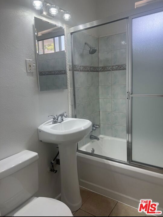 2415 Arizona Avenue, Santa Monica CA: https://media.crmls.org/mediaz/3ba44a8f-1d87-41c9-9210-ec037360d0ad.jpg